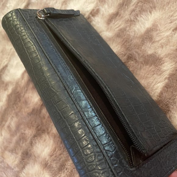 Banana Republic trifold black crocodile leather wallet - Picture 4 of 6